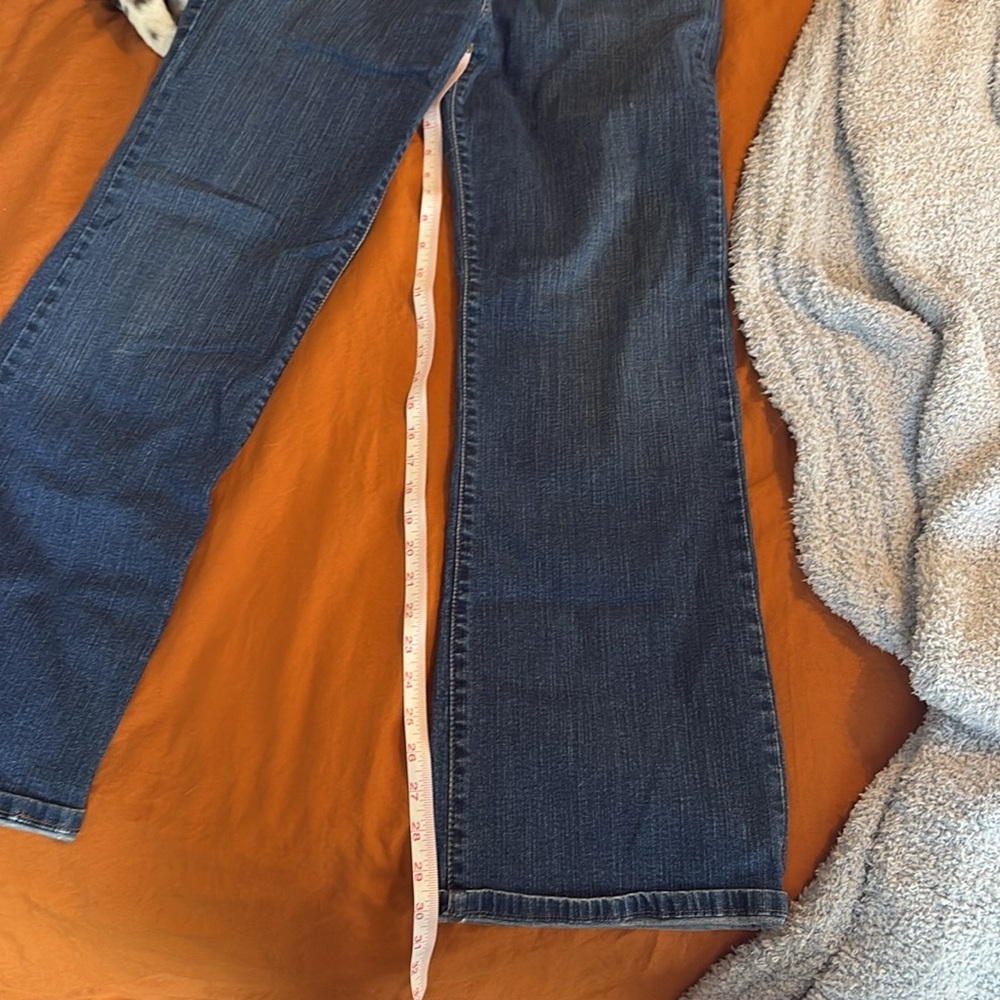 Levi's Blue Skimming bootcut maternity jeans - Picture 5 of 6